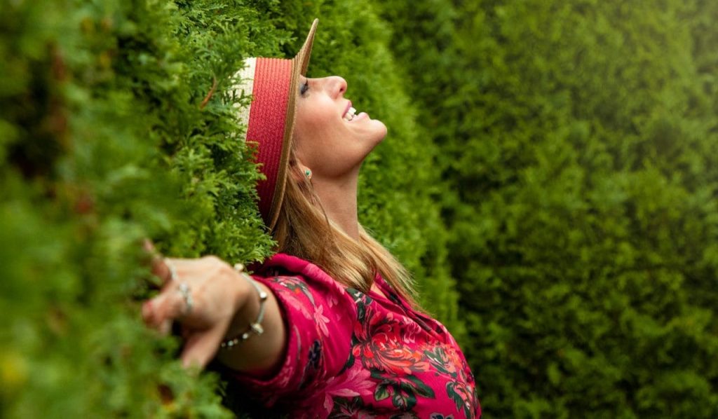 সবসময় হাসিখুশি থাকার উপায়